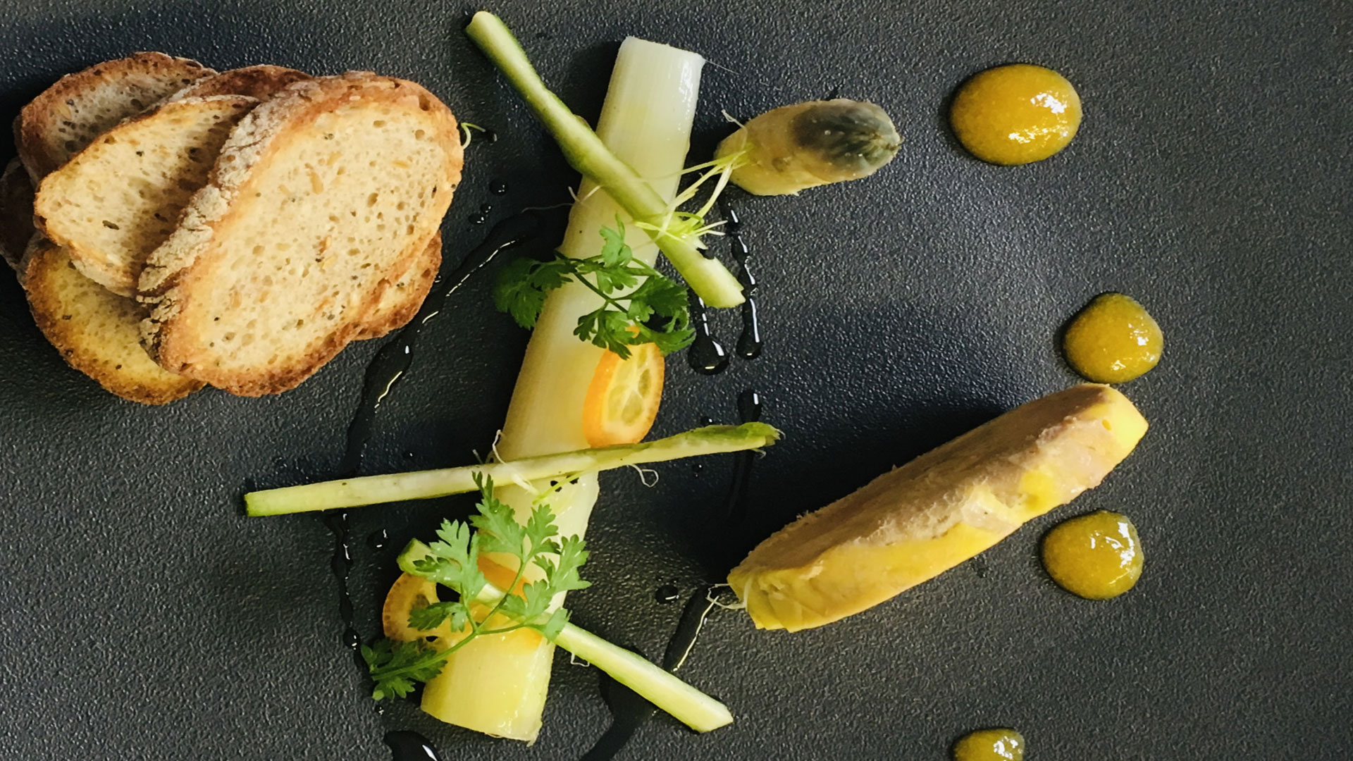 foie-gras-asperge-confit
